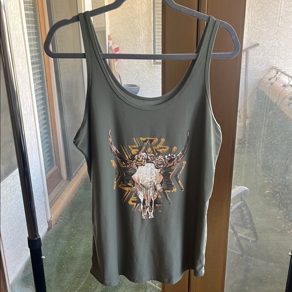 No Boundaries Gray Graphic Tank Top Sleeveless Relaxed